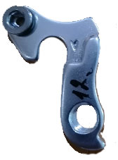 Derailleur hanger